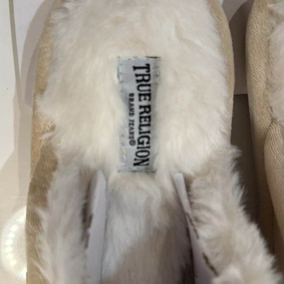 NWT no box True Religion Ladies Beautiful Rhinestone Slippers. Color: C… - Picture 5 of 6